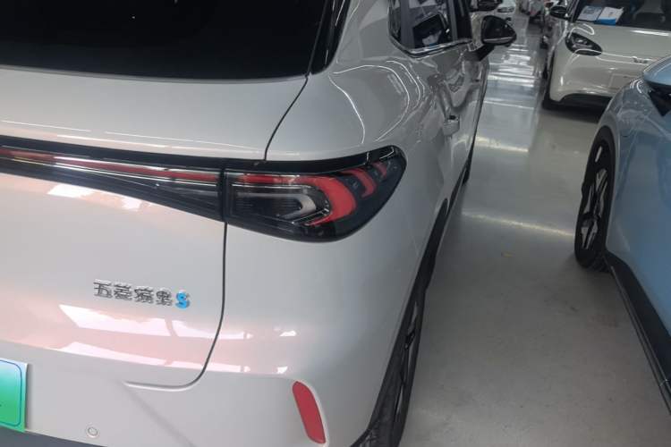 Used Wuling Bingo S 2025 Model 430km Flagship Edition Right Rear Taillight