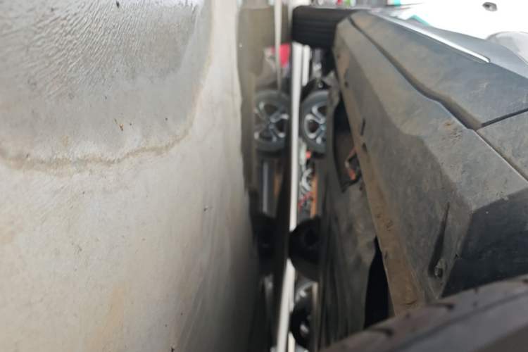 Used Wuling Bingo S 2025 Model 325km Deluxe Edition Right Side Sill