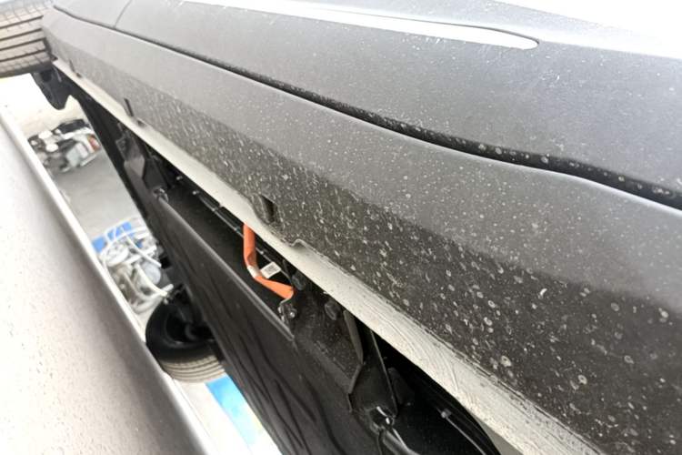 Used Wuling Bingo S 2025 Model 325km Deluxe Edition Right Side Sill
