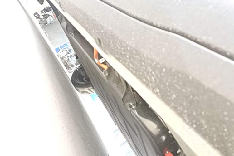 Used Wuling Bingo S 2025 Model 325km Deluxe Edition Right Side Sill