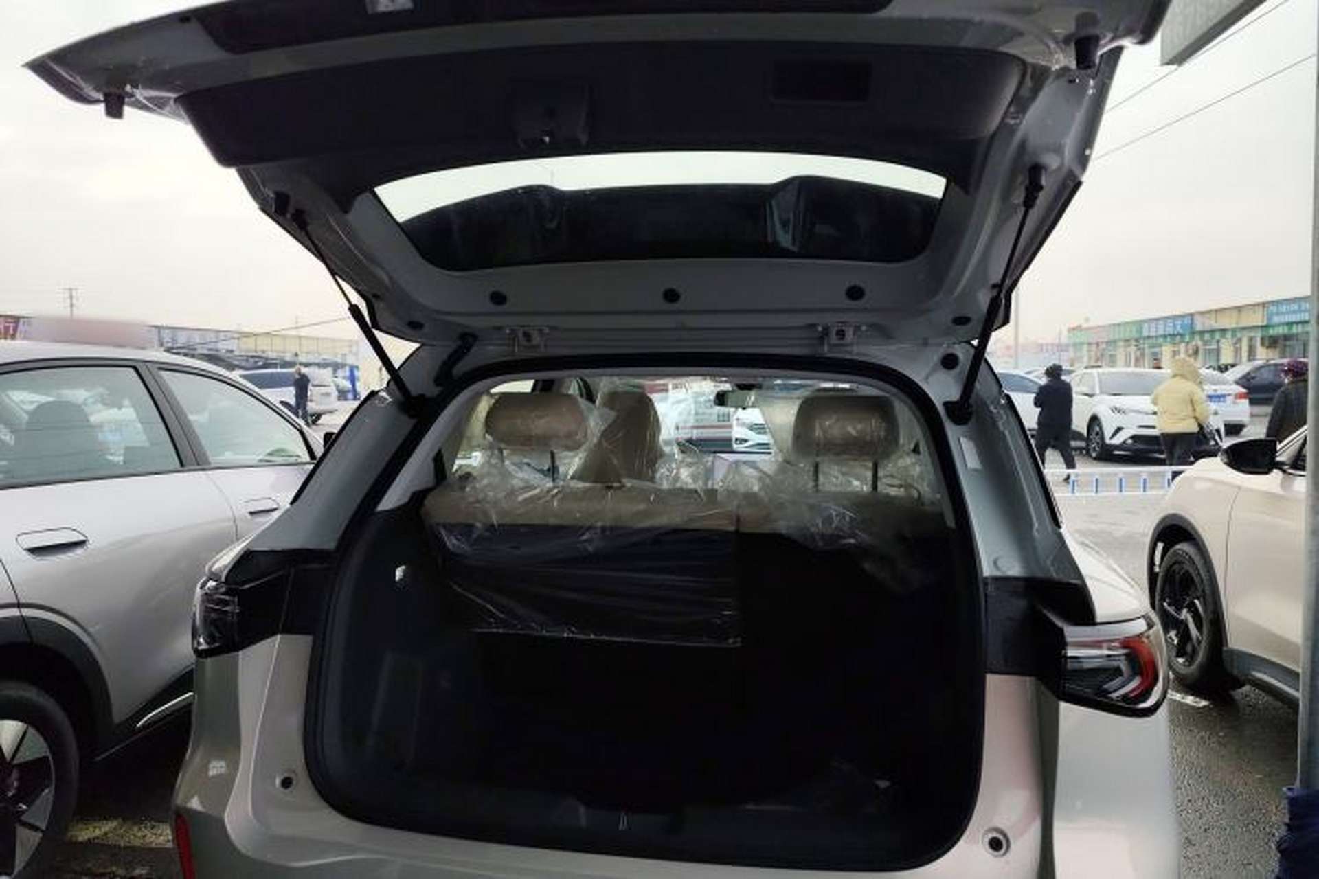 Used Wuling Bingo S 2025 Model 430km Deluxe Edition Trunk