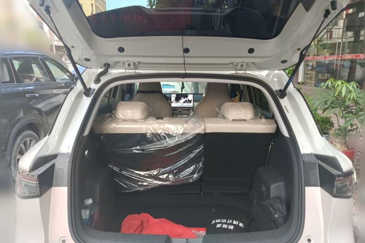 Used Wuling Bingo S 2025 Model 325km Deluxe Edition Trunk
