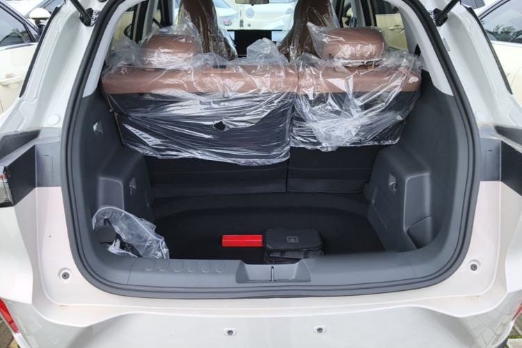 Used Wuling Bingo S 2025 Model 325km Deluxe Edition Trunk