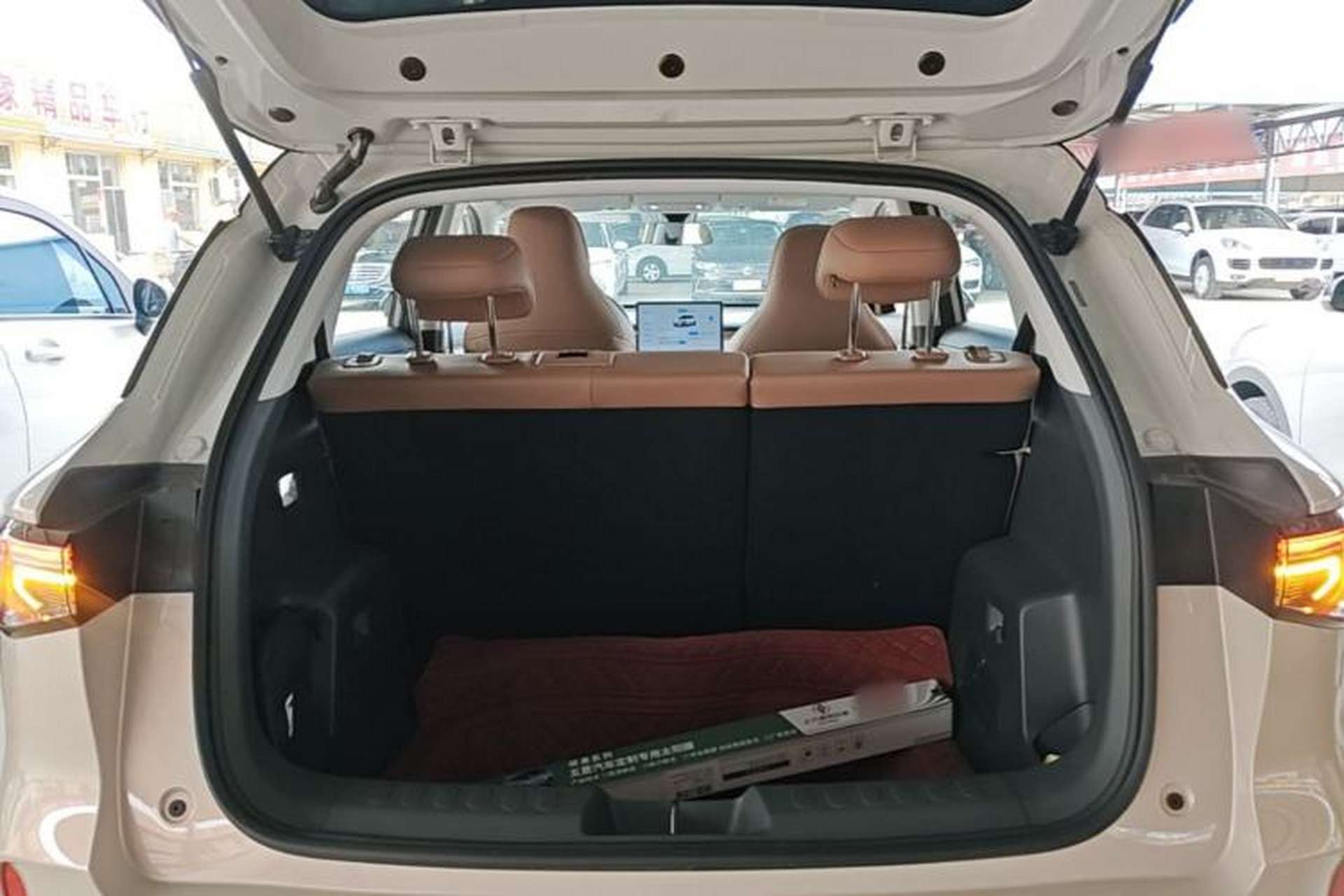 Used Wuling Bingo S 2025 Model 325km Deluxe Edition Trunk