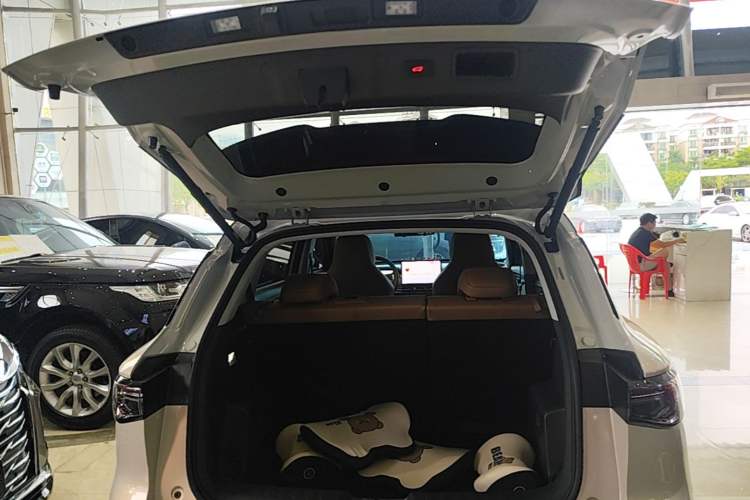Used Wuling Bingo S 2025 Model 430km Flagship Edition Trunk