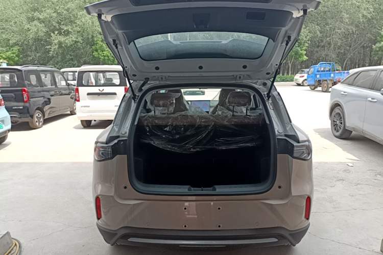 Used Wuling Bingo S 2025 Model 325km Deluxe Edition Trunk