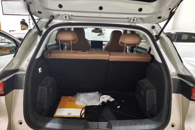 Used Wuling Bingo S 2025 Model 430km Deluxe Edition Trunk