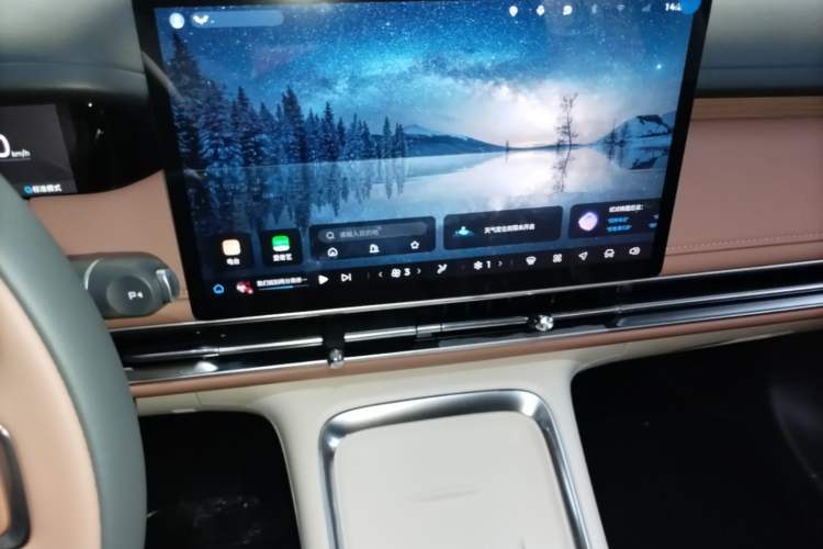 Used Wuling Bingo S 2025 Model 325km Deluxe Edition Audio And AC Panel
