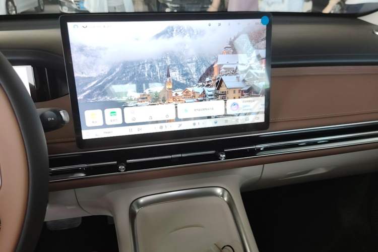 Used Wuling Bingo S 2025 Model 325km Deluxe Edition Audio And AC Panel