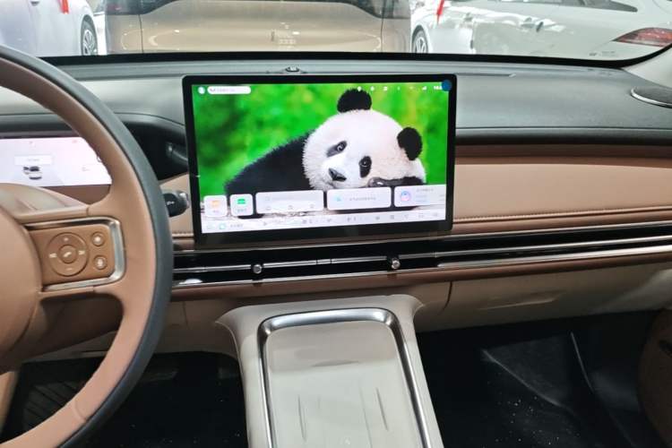 Used Wuling Bingo S 2025 Model 325km Deluxe Edition Audio And AC Panel