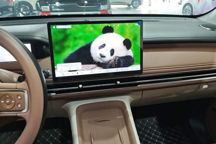 Used Wuling Bingo S 2025 Model 325km Deluxe Edition Audio And AC Panel
