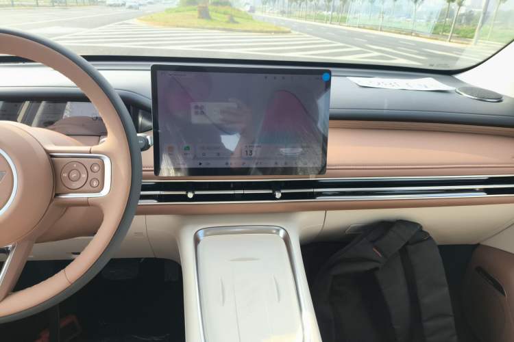 Used Wuling Bingo S 2025 Model 325km Deluxe Edition Audio And AC Panel