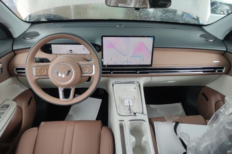 Used Wuling Bingo S 2025 Model 430km Deluxe Edition Center Console