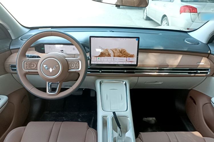 Used Wuling Bingo S 2025 Model 325km Deluxe Edition Center Console
