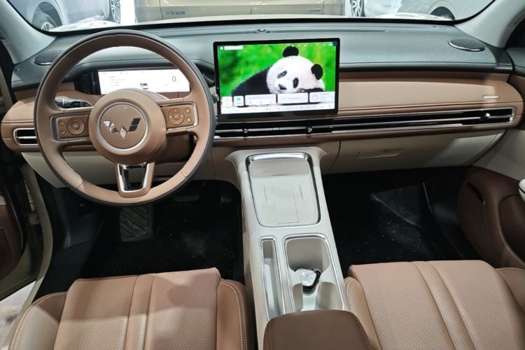 Used Wuling Bingo S 2025 Model 325km Deluxe Edition Center Console