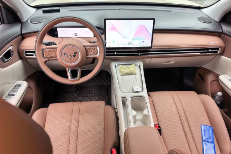 Used Wuling Bingo S 2025 Model 325km Deluxe Edition Center Console