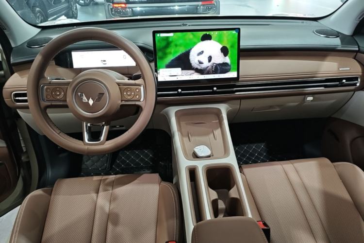 Used Wuling Bingo S 2025 Model 325km Deluxe Edition Center Console
