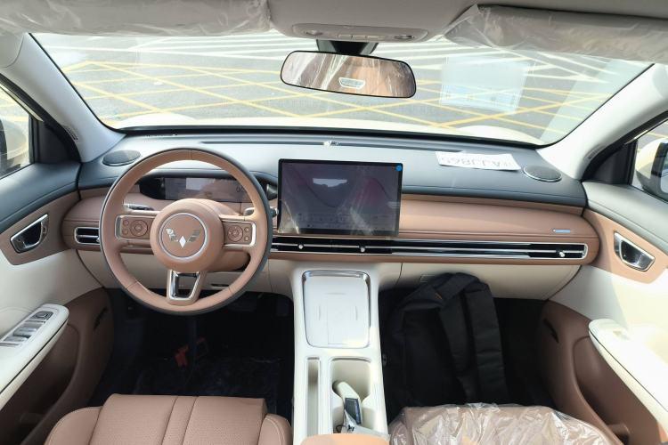 Used Wuling Bingo S 2025 Model 325km Deluxe Edition Center Console