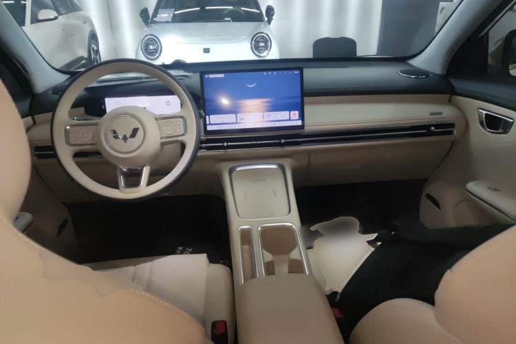Used Wuling Bingo S 2025 Model 325km Deluxe Edition Center Console