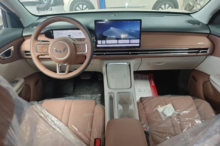 Used Wuling Bingo S 2025 Model 325km Deluxe Edition Center Console