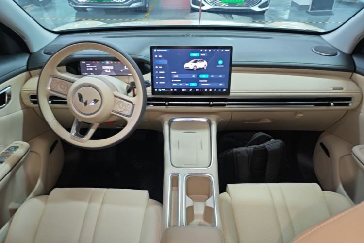 Used Wuling Bingo S 2025 Model 325km Deluxe Edition Center Console