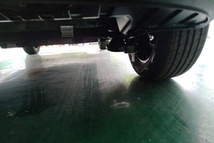 Used Wuling Bingo S 2025 Model 325km Deluxe Edition Chassis Rear Right