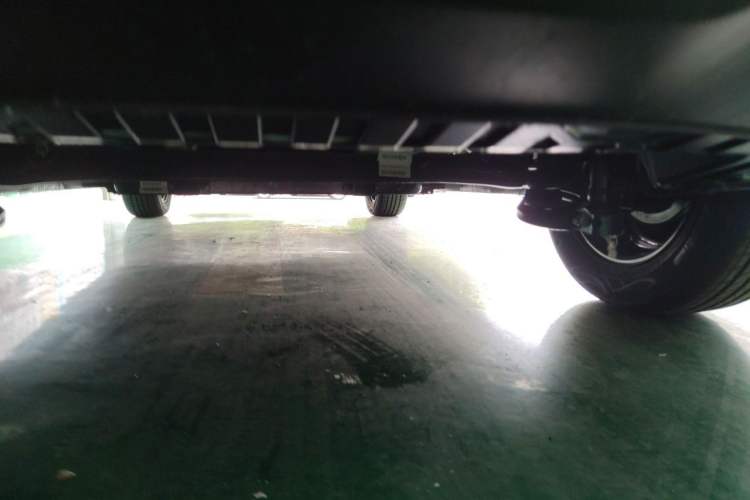 Used Wuling Bingo S 2025 Model 325km Deluxe Edition Chassis Rear
