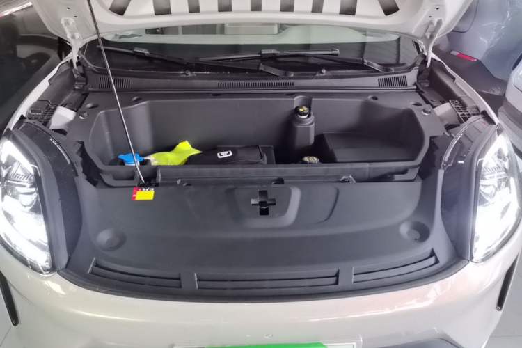 Used Wuling Bingo S 2025 Model 325km Deluxe Edition Engine Bay
