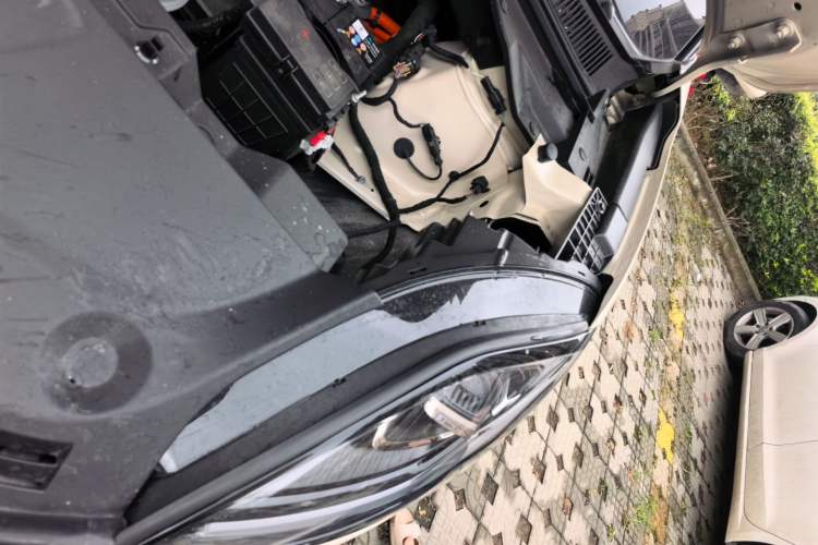 Used Wuling Bingo S 2025 Model 325km Deluxe Edition Engine Bay Left