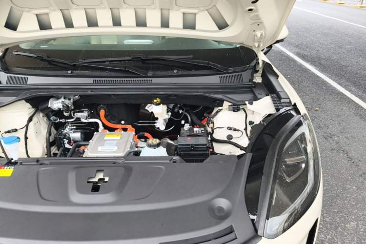Used Wuling Bingo S 2025 Model 430km Flagship Edition Engine Bay Left