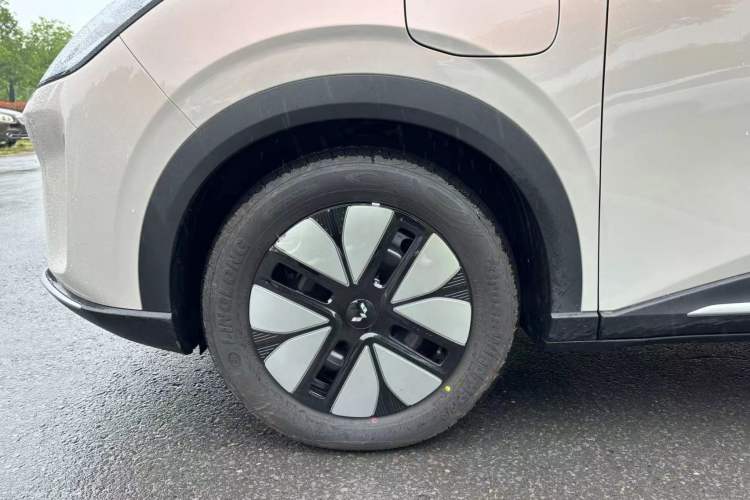 Used Wuling Bingo S 2025 Model 325km Deluxe Edition Exterior 10