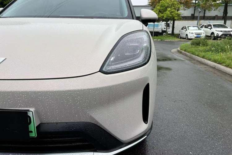 Used Wuling Bingo S 2025 Model 325km Deluxe Edition Exterior 3