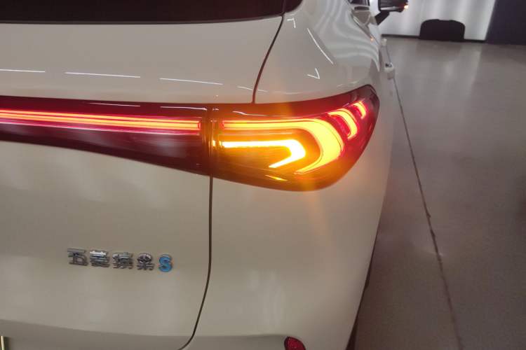 Used Wuling Bingo S 2025 Model 325km Deluxe Edition Exterior 3