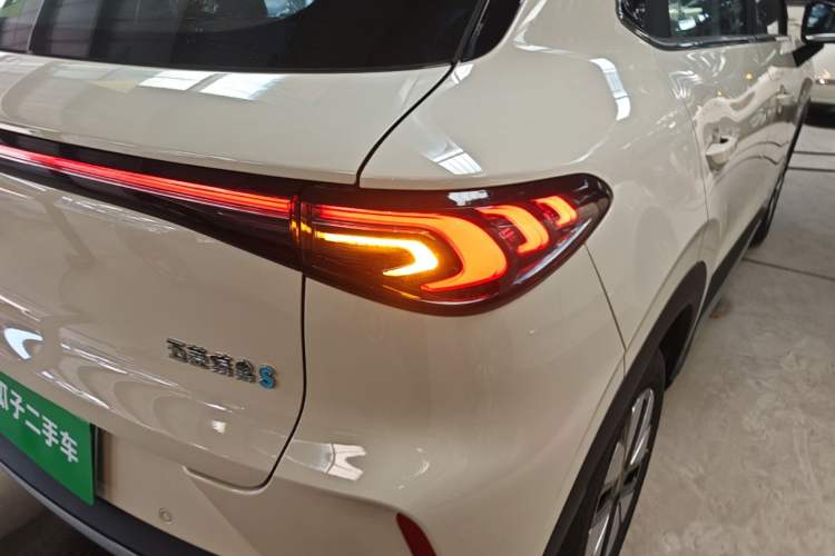 Used Wuling Bingo S 2025 Model 325km Deluxe Edition Exterior 3