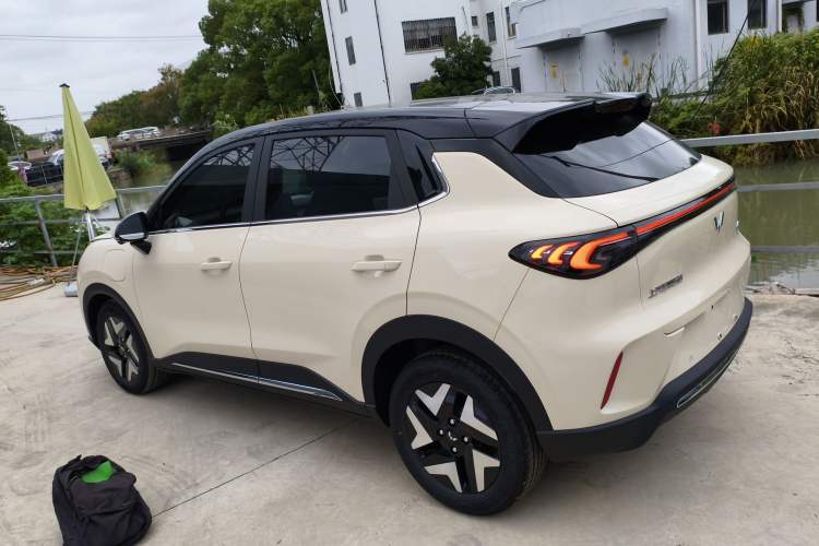 Used Wuling Bingo S 2025 Model 325km Flagship Edition Exterior 3