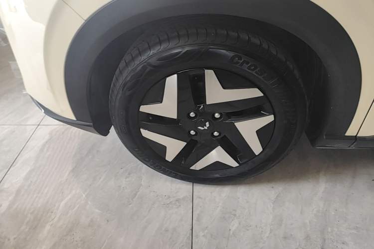 Used Wuling Bingo S 2025 Model 325km Flagship Edition Exterior 4