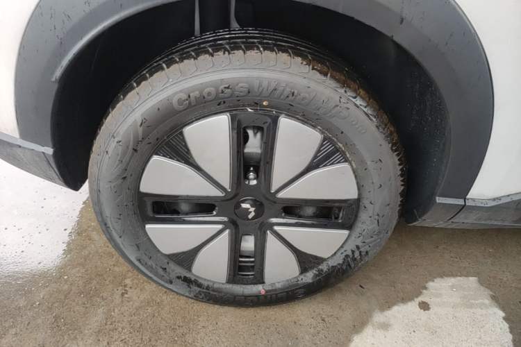 Used Wuling Bingo S 2025 Model 430km Deluxe Edition Exterior 5