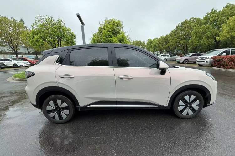 Used Wuling Bingo S 2025 Model 325km Deluxe Edition Exterior 8