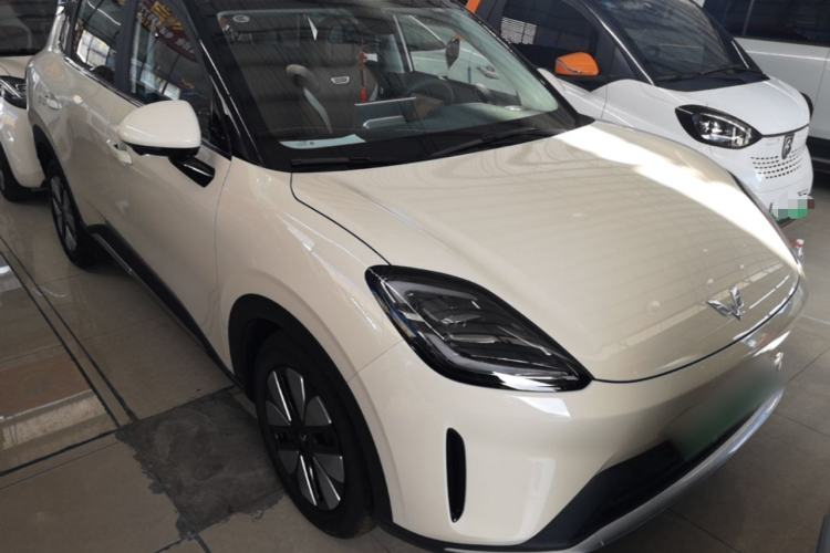 Used Wuling Bingo S 2025 Model 430km Deluxe Edition Front Right 45 Deg