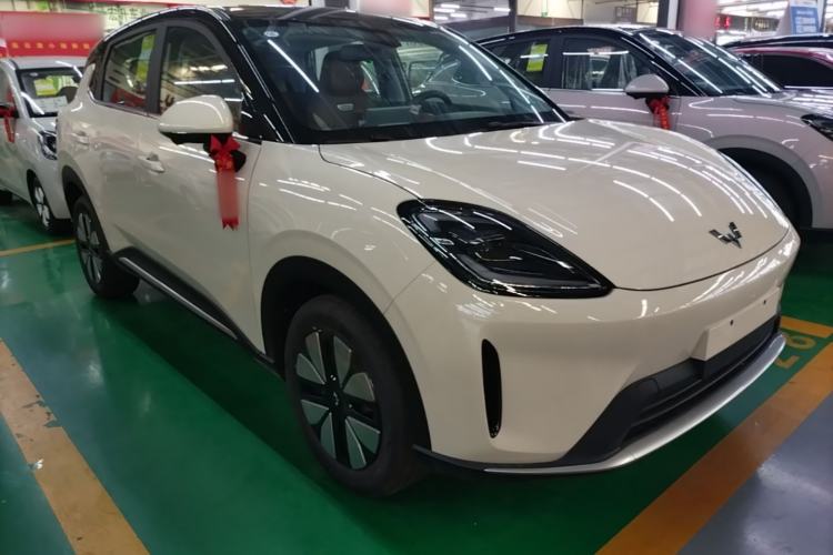 Used Wuling Bingo S 2025 Model 325km Deluxe Edition Front Right 45 Deg