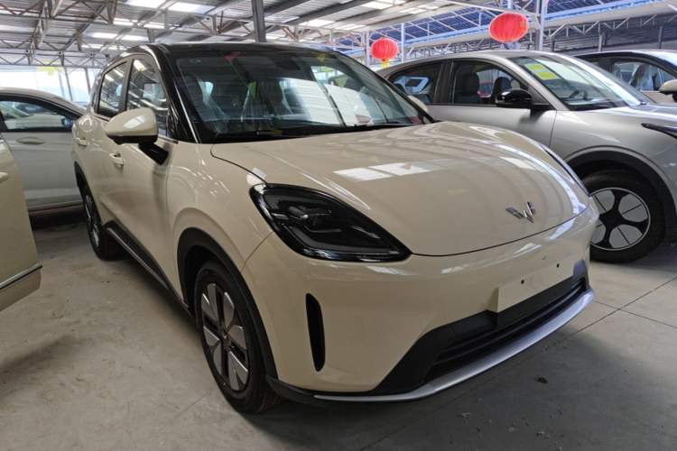 Used Wuling Bingo S 2025 Model 325km Deluxe Edition Front Right 45 Deg