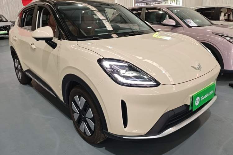 Used Wuling Bingo S 2025 Model 325km Deluxe Edition Front Right 45 Deg