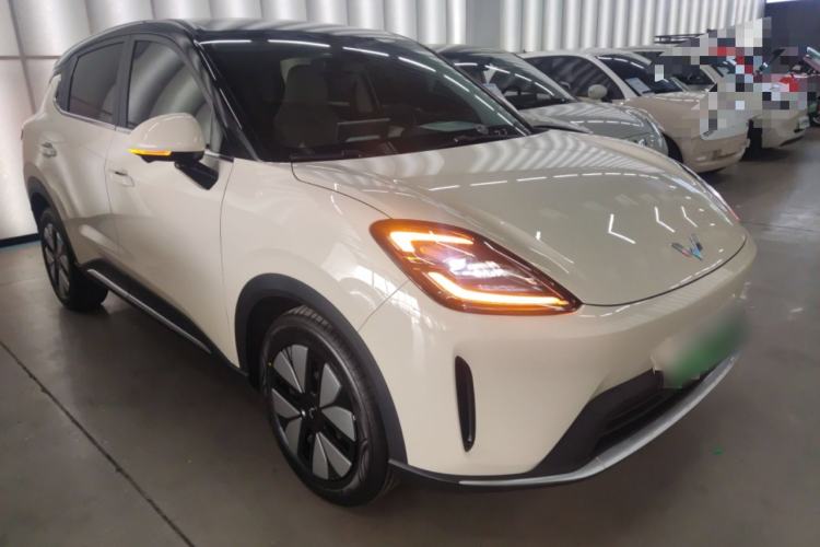 Used Wuling Bingo S 2025 Model 325km Deluxe Edition Front Right 45 Deg