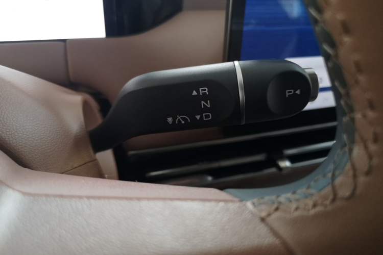 Used Wuling Bingo S 2025 Model 430km Deluxe Edition Gear Lever