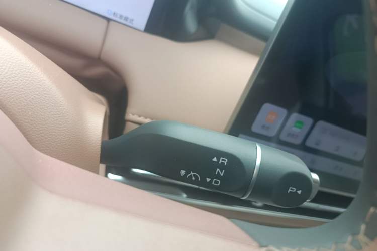 Used Wuling Bingo S 2025 Model 325km Deluxe Edition Gear Lever