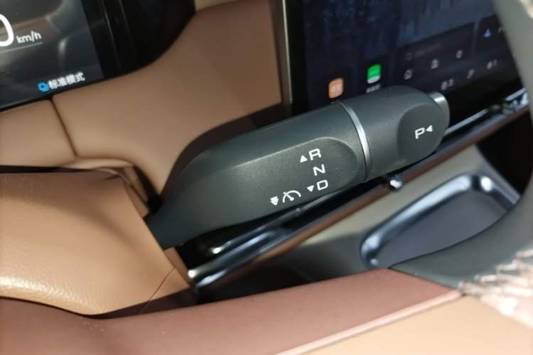 Used Wuling Bingo S 2025 Model 325km Deluxe Edition Gear Lever