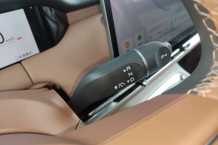 Used Wuling Bingo S 2025 Model 430km Deluxe Edition Gear Lever