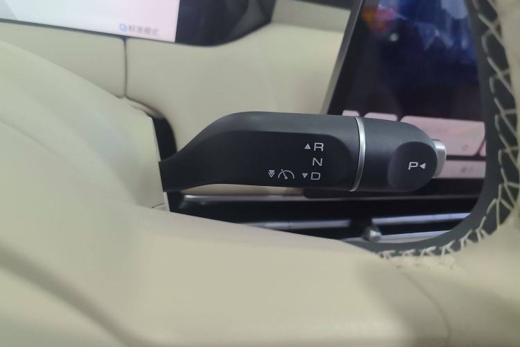 Used Wuling Bingo S 2025 Model 325km Flagship Edition Gear Lever