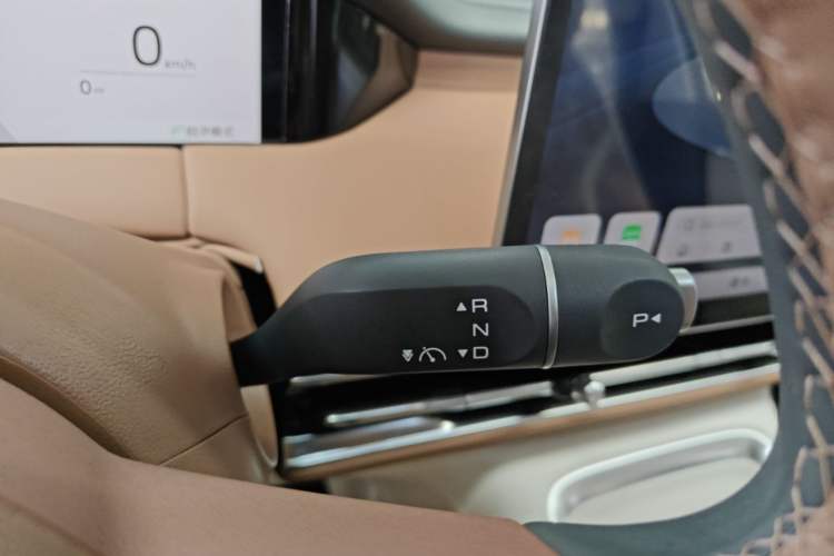 Used Wuling Bingo S 2025 Model 325km Deluxe Edition Gear Lever