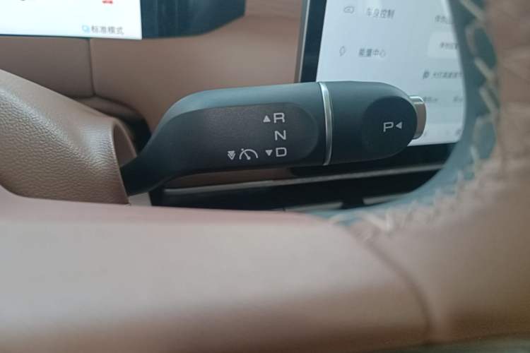 Used Wuling Bingo S 2025 Model 325km Deluxe Edition Gear Lever
